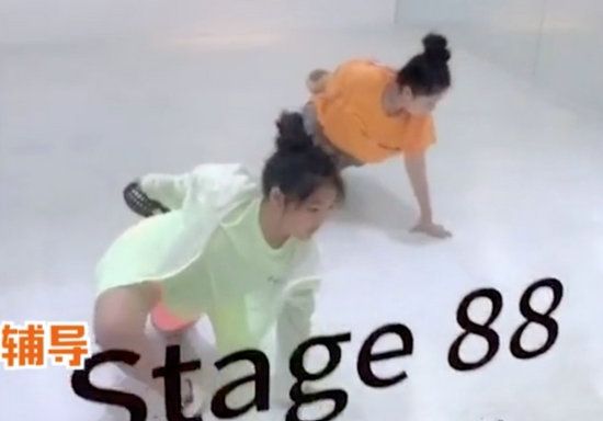 李湘女儿学舞视频 王诗龄全程态度超级认真