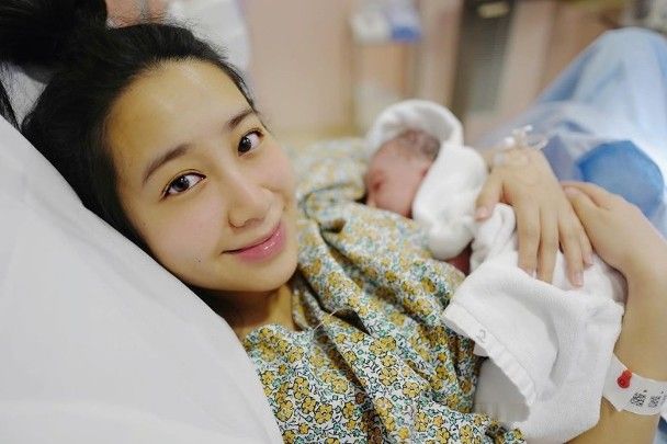 33岁吴雨霏晒照宣布二胎产女 自曝生产过程不易
