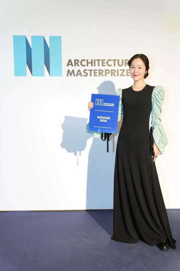江一燕获美国建筑大师奖引争议 回应:我长的确实像颁奖嘉宾