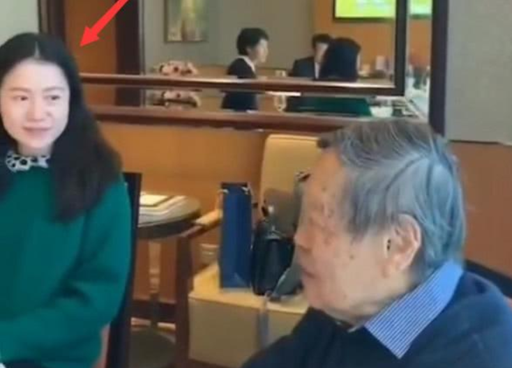 翁帆懷孕了嗎？96歲楊振寧與小54歲嬌妻近照曝光