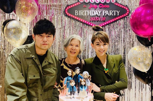 周杰伦41岁生日派对现场照 妈妈叶惠美惊喜现身
